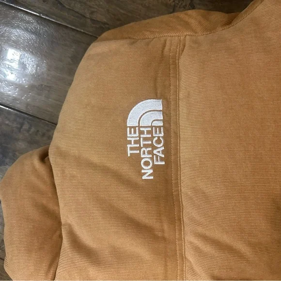 Northface Nuptse teen size large(12) - Picture 9 of 16